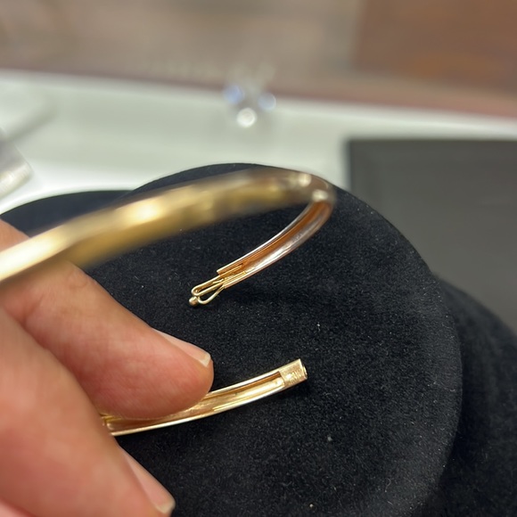 Diamonds 14K Gold Bangle Bracelet - Picture 5 of 5